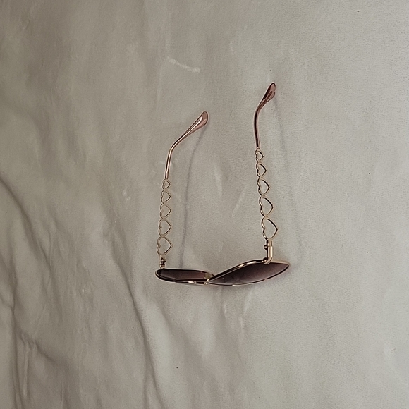 Rose Gold Heart Sunglasses - Picture 2 of 2